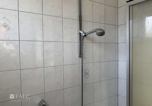 Bad mit Wanne/Dusche
