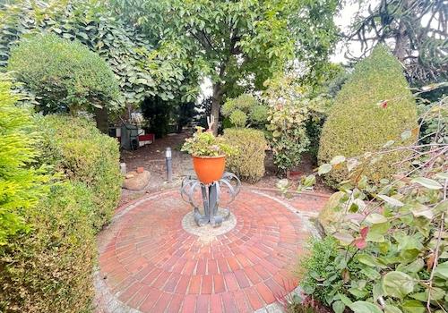 Gehwege durch den Garten