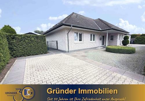 Weißer Bungalow in to Lage