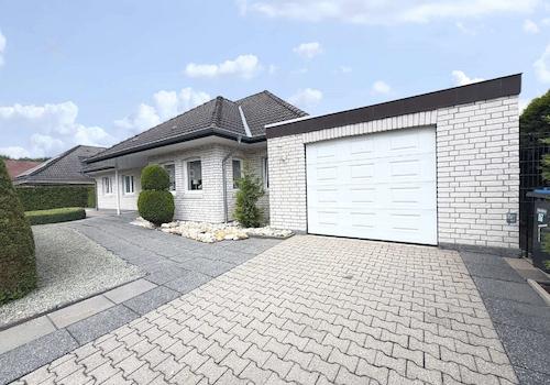 Haus mit Garage