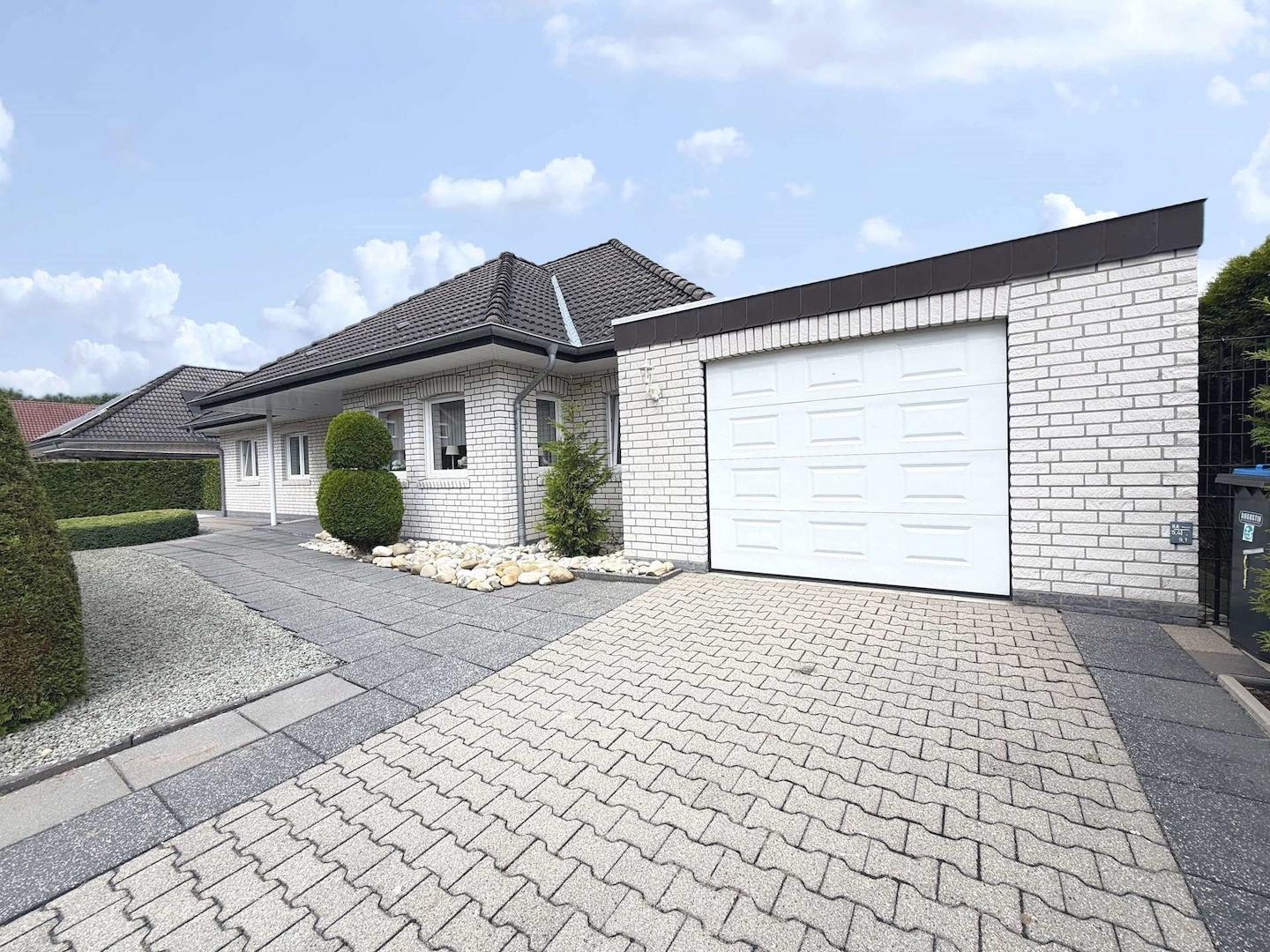 Haus mit Garage