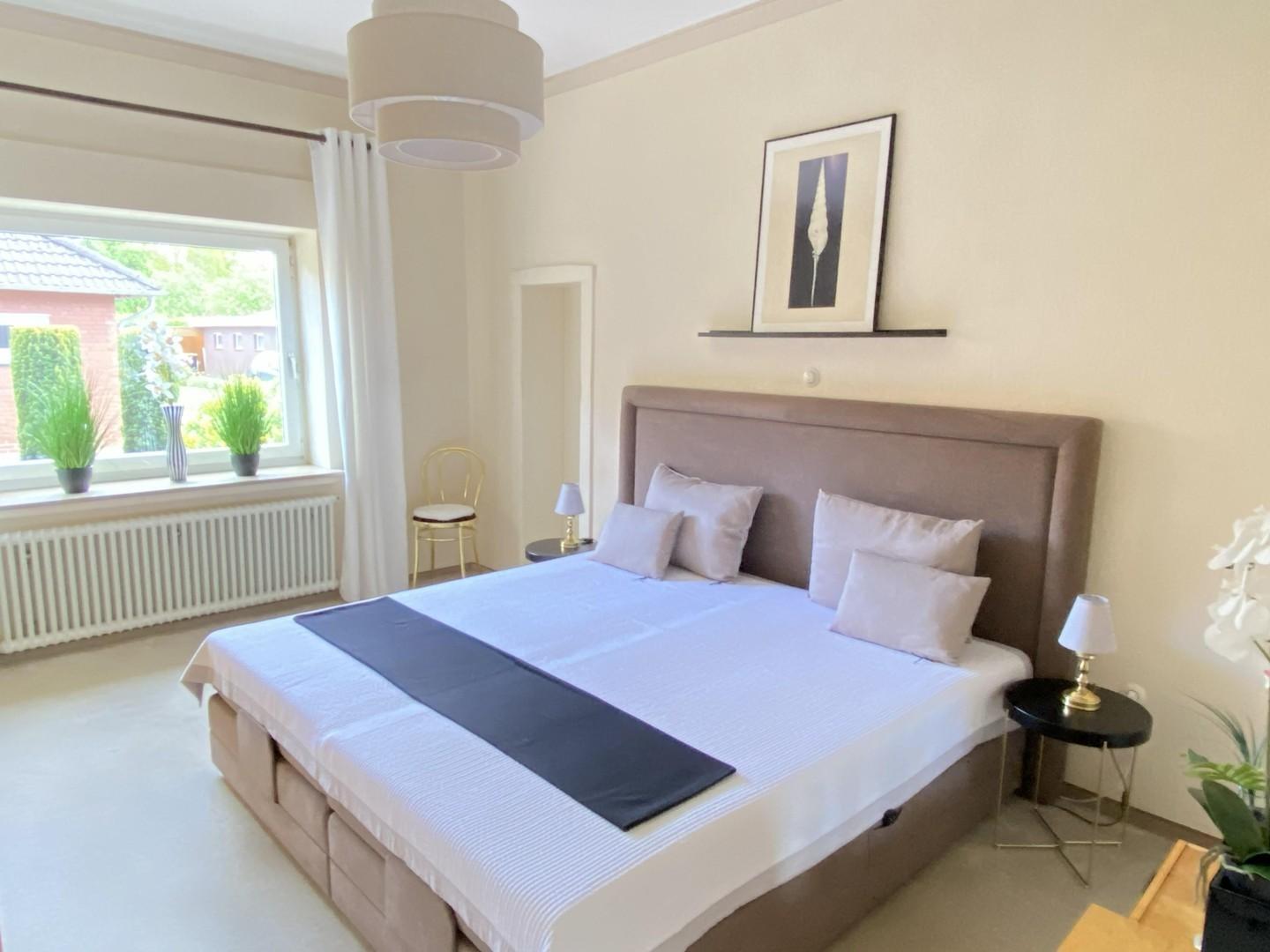Schlafzimmer im EG ...