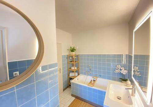 ... mit Tageslichtbad en suite