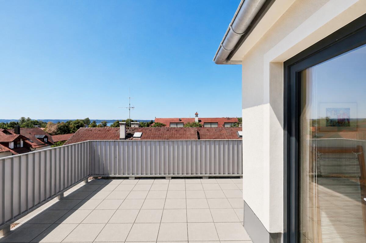 Dachterrasse mit Blick zum Ammersee - Ebene 2