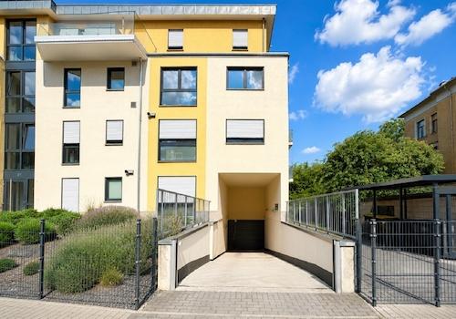 Tiefgarageneinfahrt