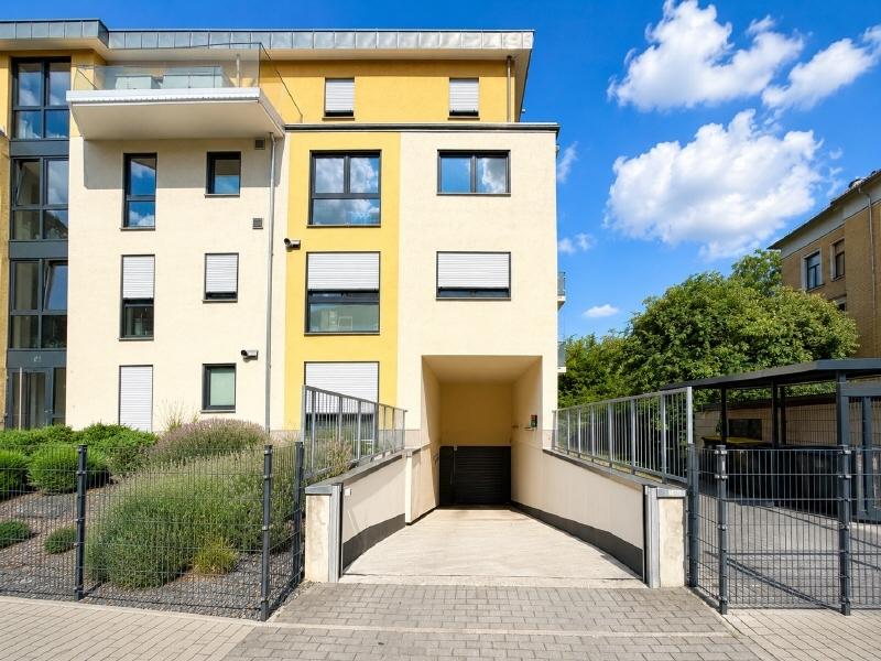 Tiefgarageneinfahrt