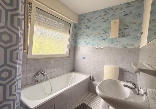 Badezimmer /Wanne/Dusche