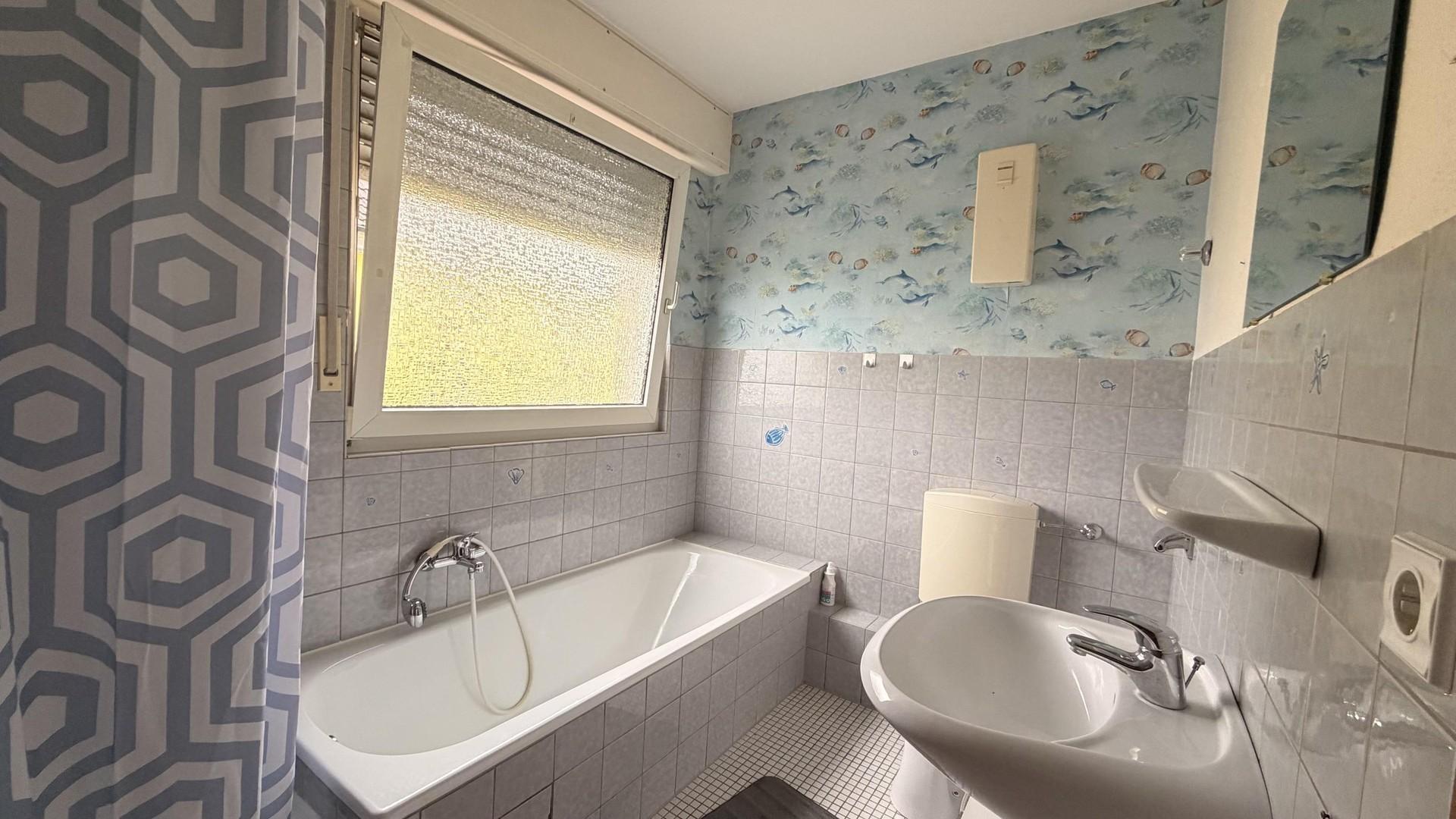 Badezimmer /Wanne/Dusche
