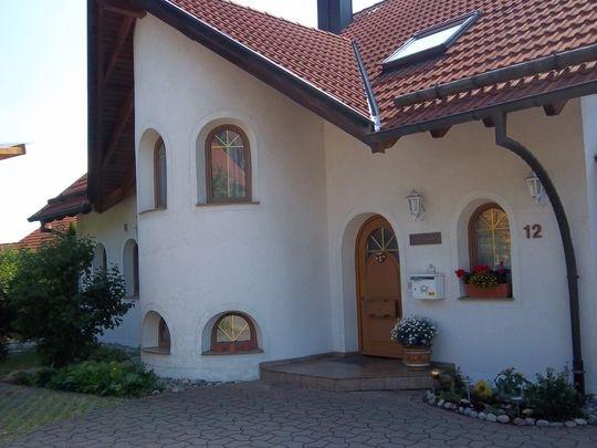 Wo 1 Hauseingang mit Treppenhaus