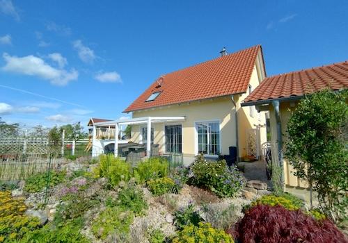 Hausansicht Garten
