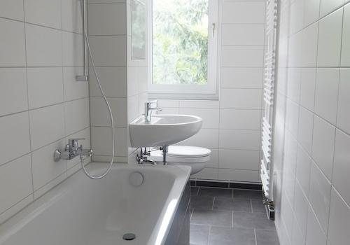 Bad mit Wanne