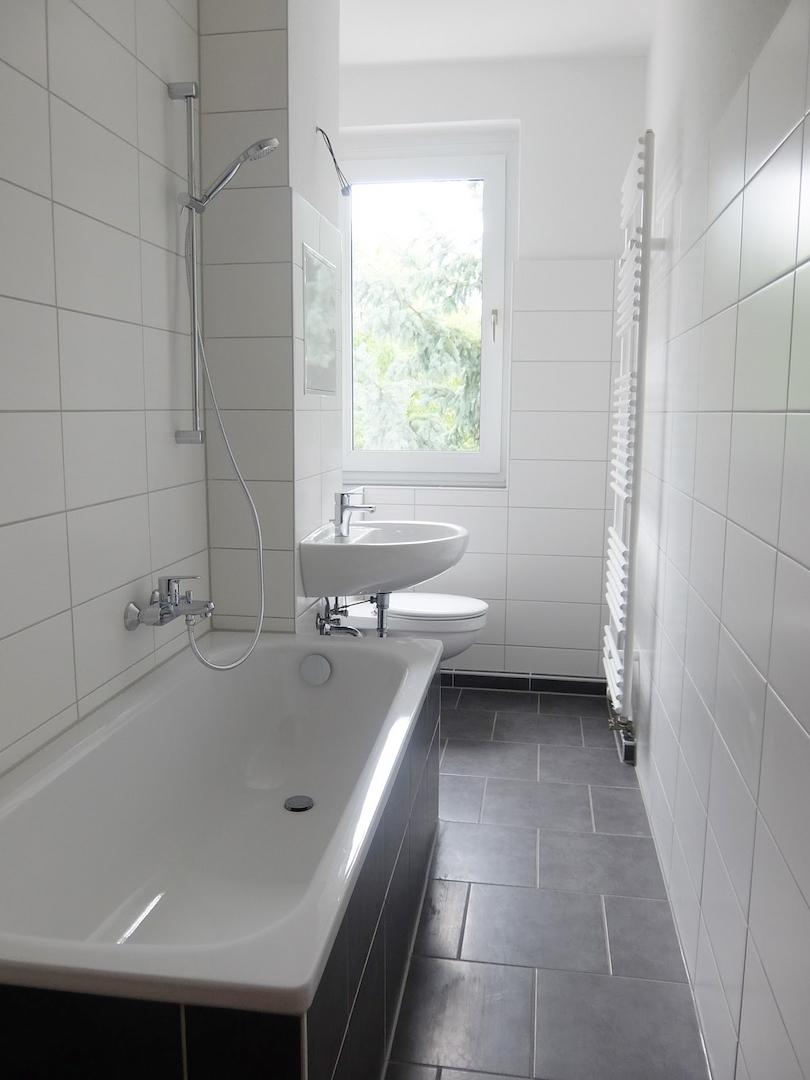 Bad mit Wanne
