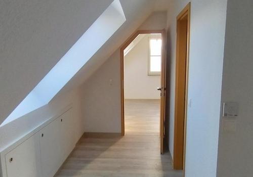 Flur - Blick ins Schlafzimmer