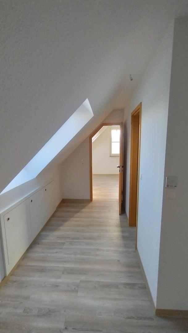 Flur - Blick ins Schlafzimmer
