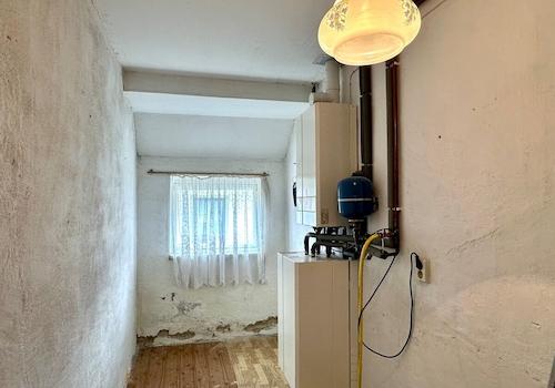 Abstellraum mit Heizungsanlage