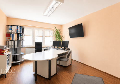 Büro 7