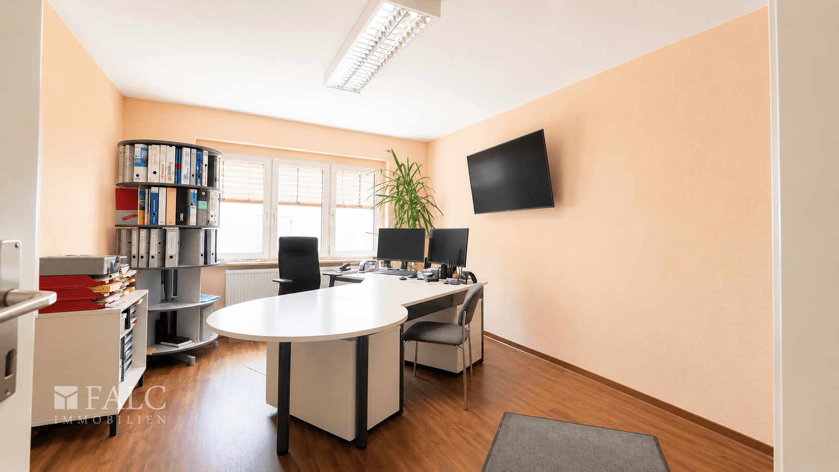 Büro 7