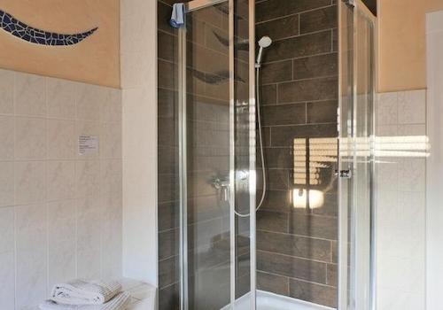 Dusche im Bad