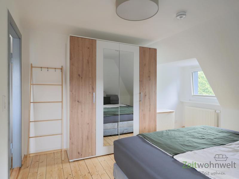 verspiegelter Kleiderschrank