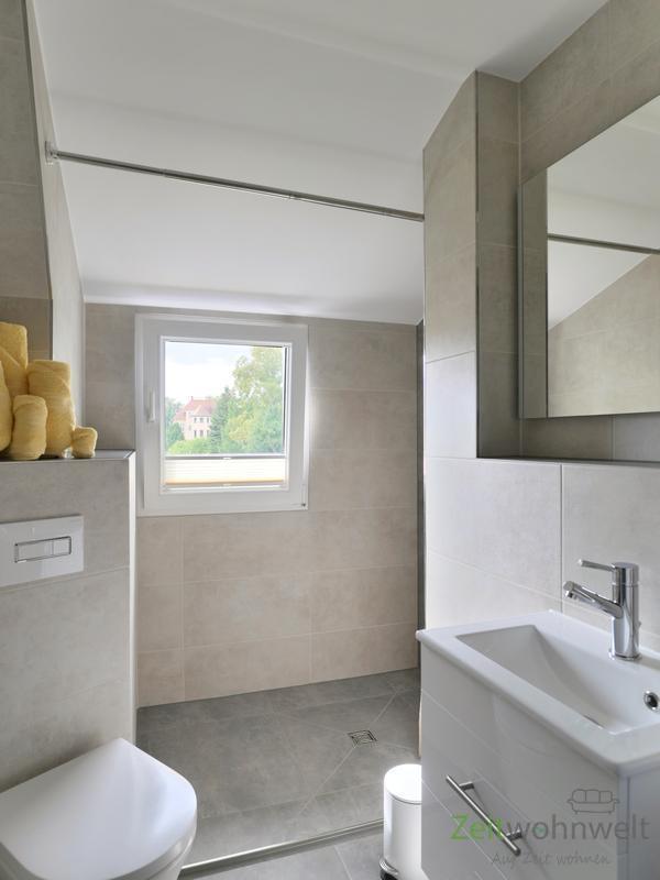 neues Bad mit bodentiefer Dusche