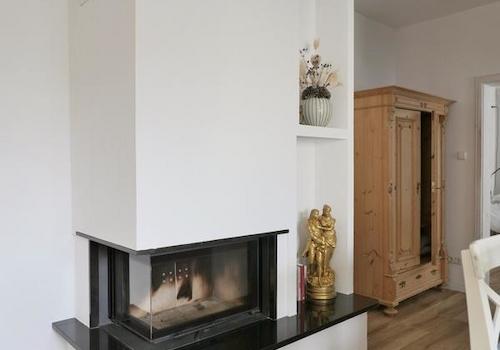 echter Kamin im Wohnzimmer