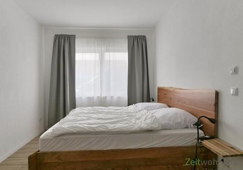 Doppelbett im Schlafzimmer