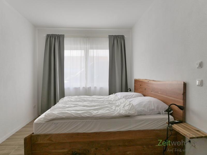 Doppelbett im Schlafzimmer