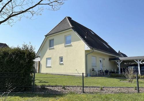 EFH mit Eingangsbereich straßenseitig