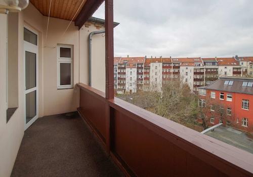 Referenz Balkon Hofseite