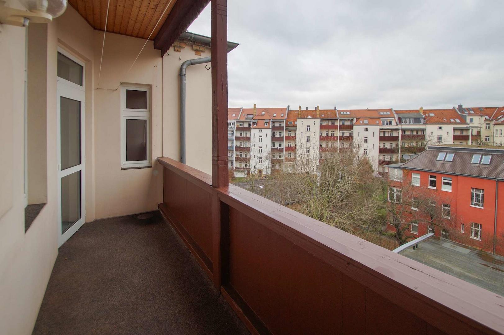 Referenz Balkon Hofseite