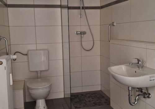 Bad mit ebenerdiger Dusche