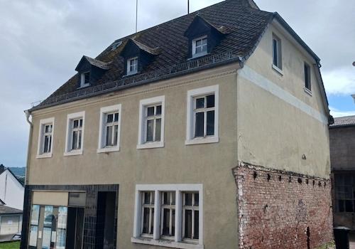Wohn- und Geschäftshaus