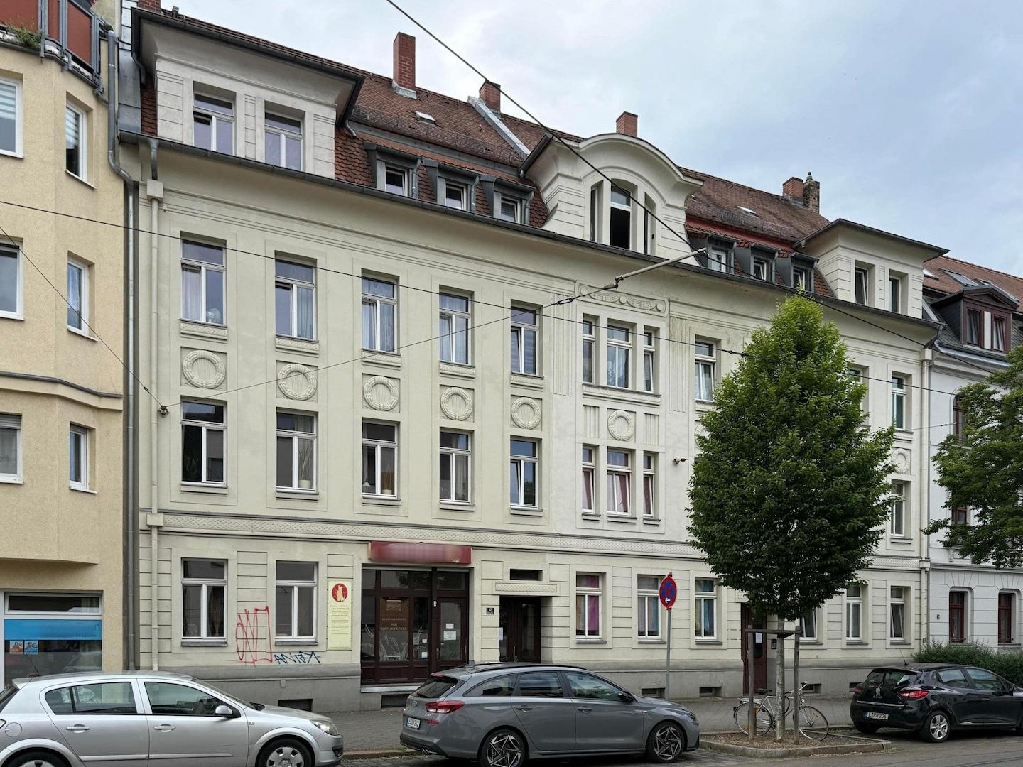 Mehrfamilienhaus | Fassade - Straßenseite