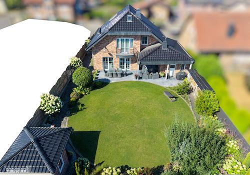 10 Rückansicht mit Gartenanlage