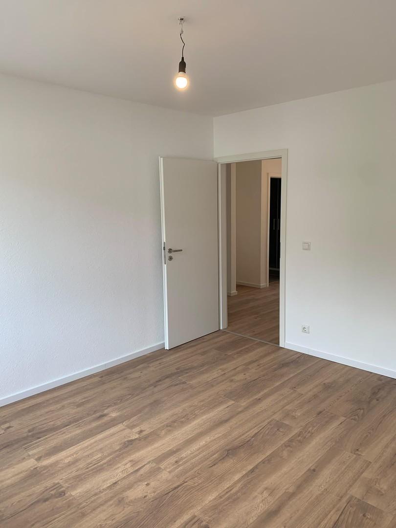 Schlafzimmer links