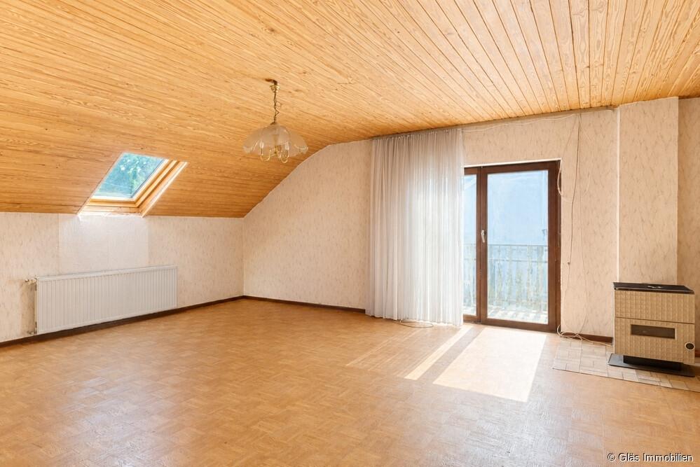 Zimmer mit Balkon im DG