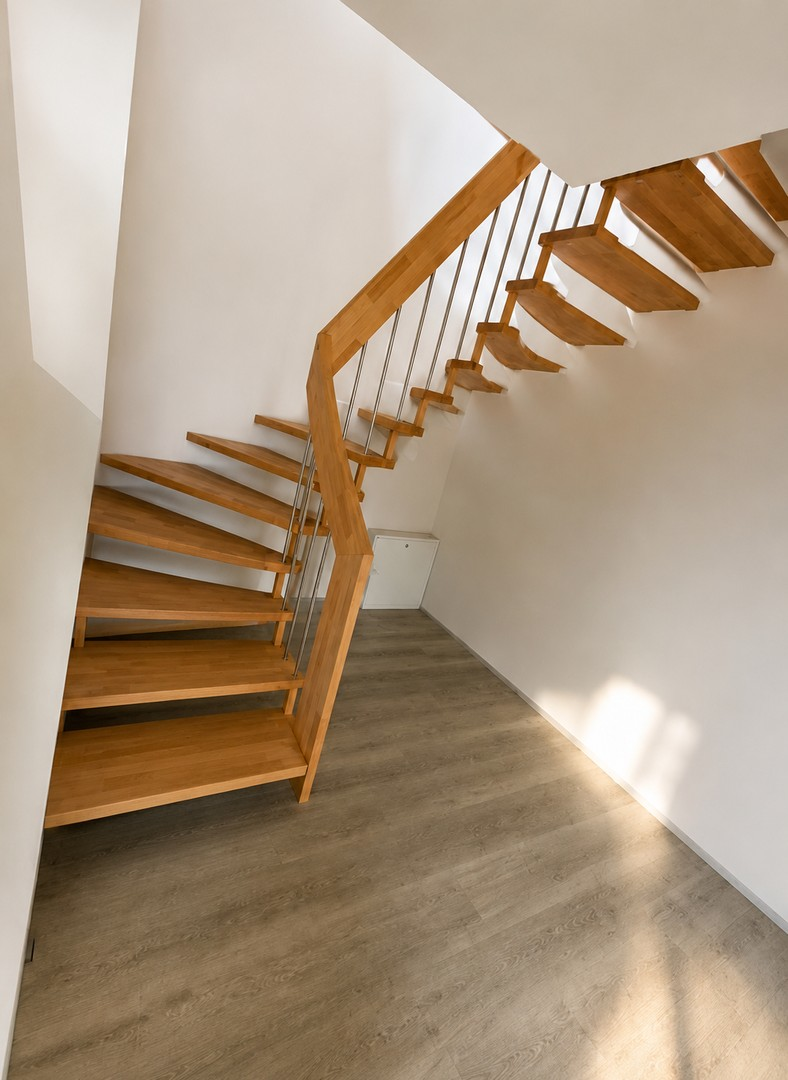 Hochwertige Treppe in das OG