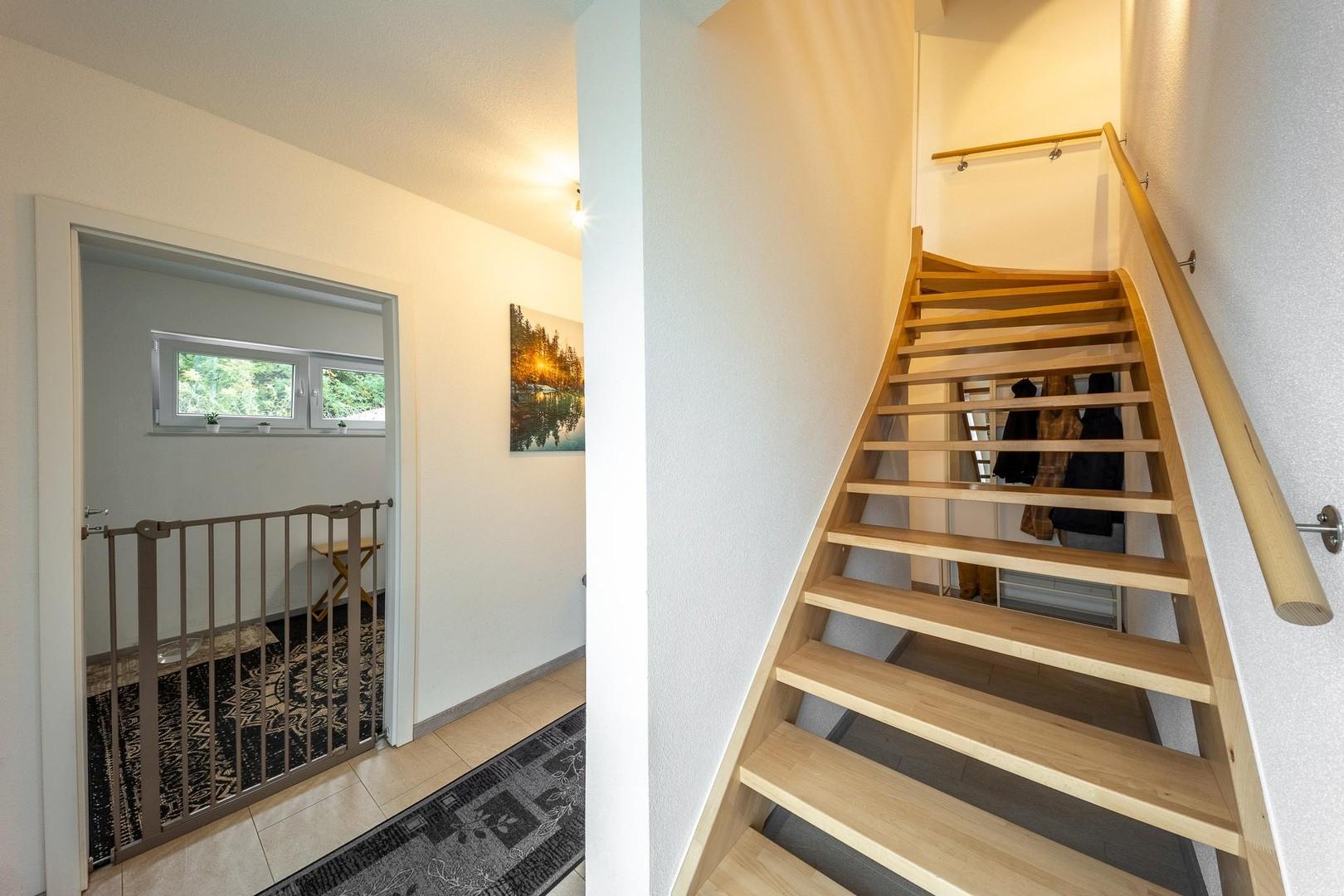 Eingangsbereich / Treppe UG