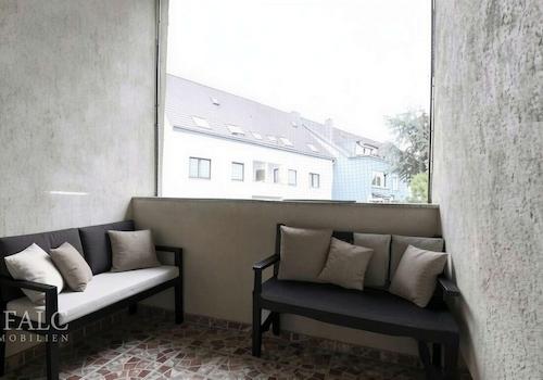Balkon 1OG - (KI generiert)