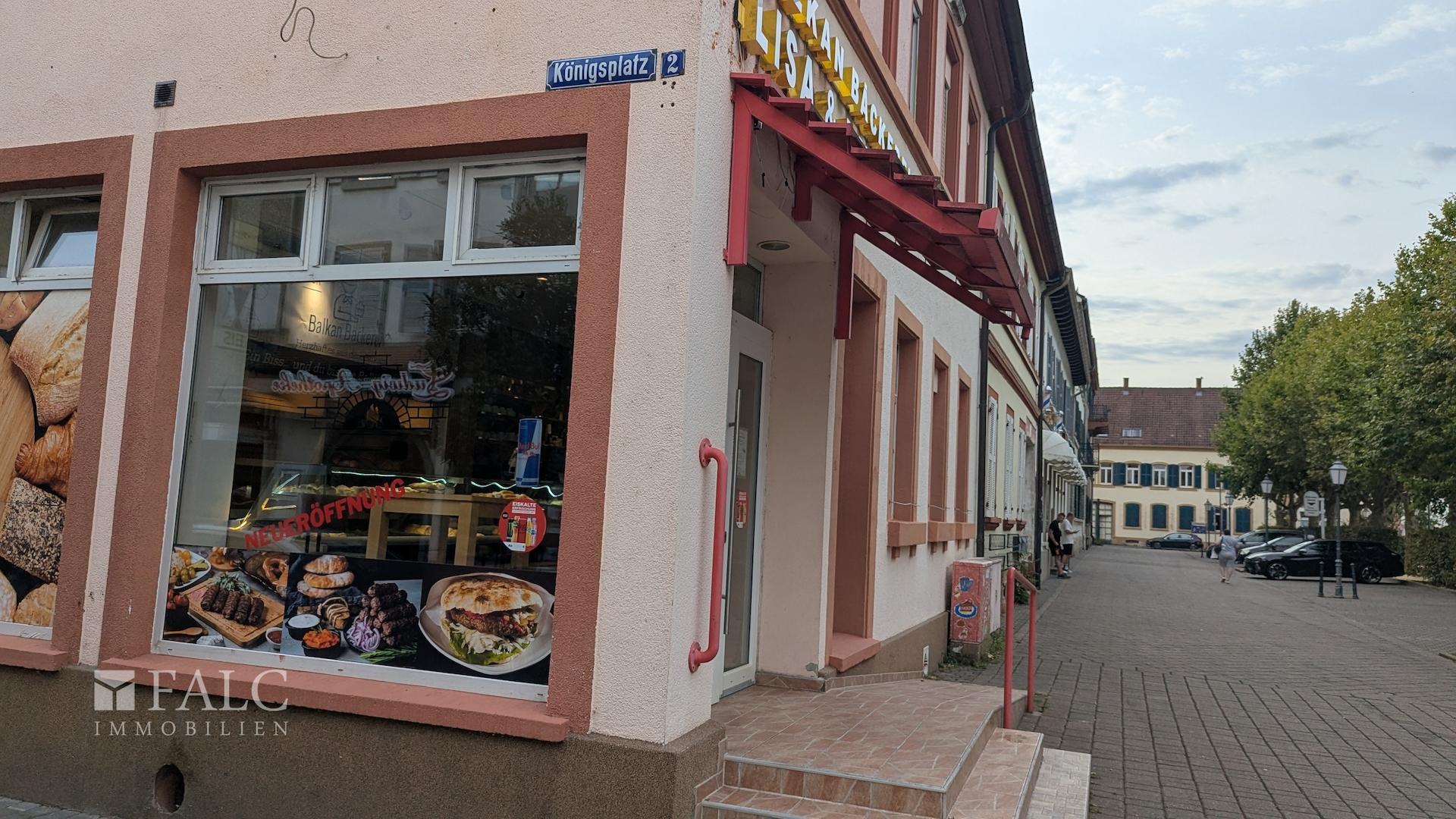 Außen seitlich