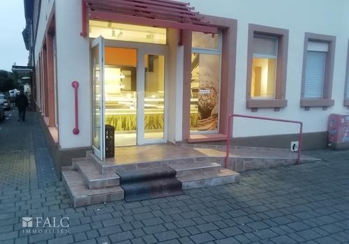 2.Schaufenster und Eingang