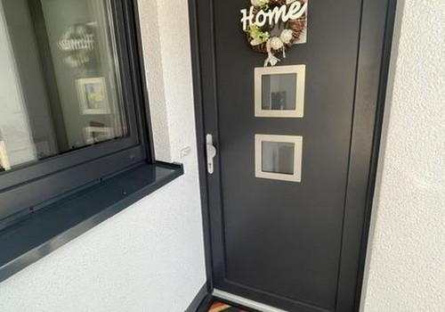 überdachter Eingang