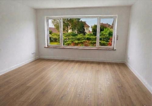 Zimmer mit Gartenblick