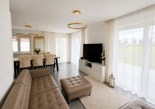 Hell & Offenes Wohnzimmer