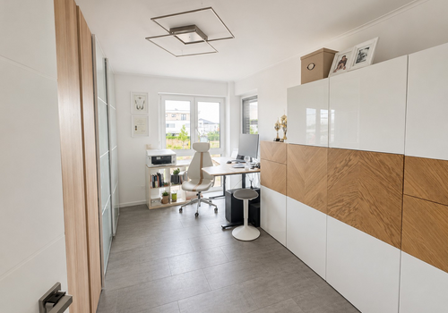 Arbeits- oder Kinderzimmer 
