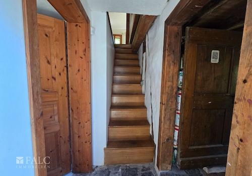 Flur mit Treppe Scheune