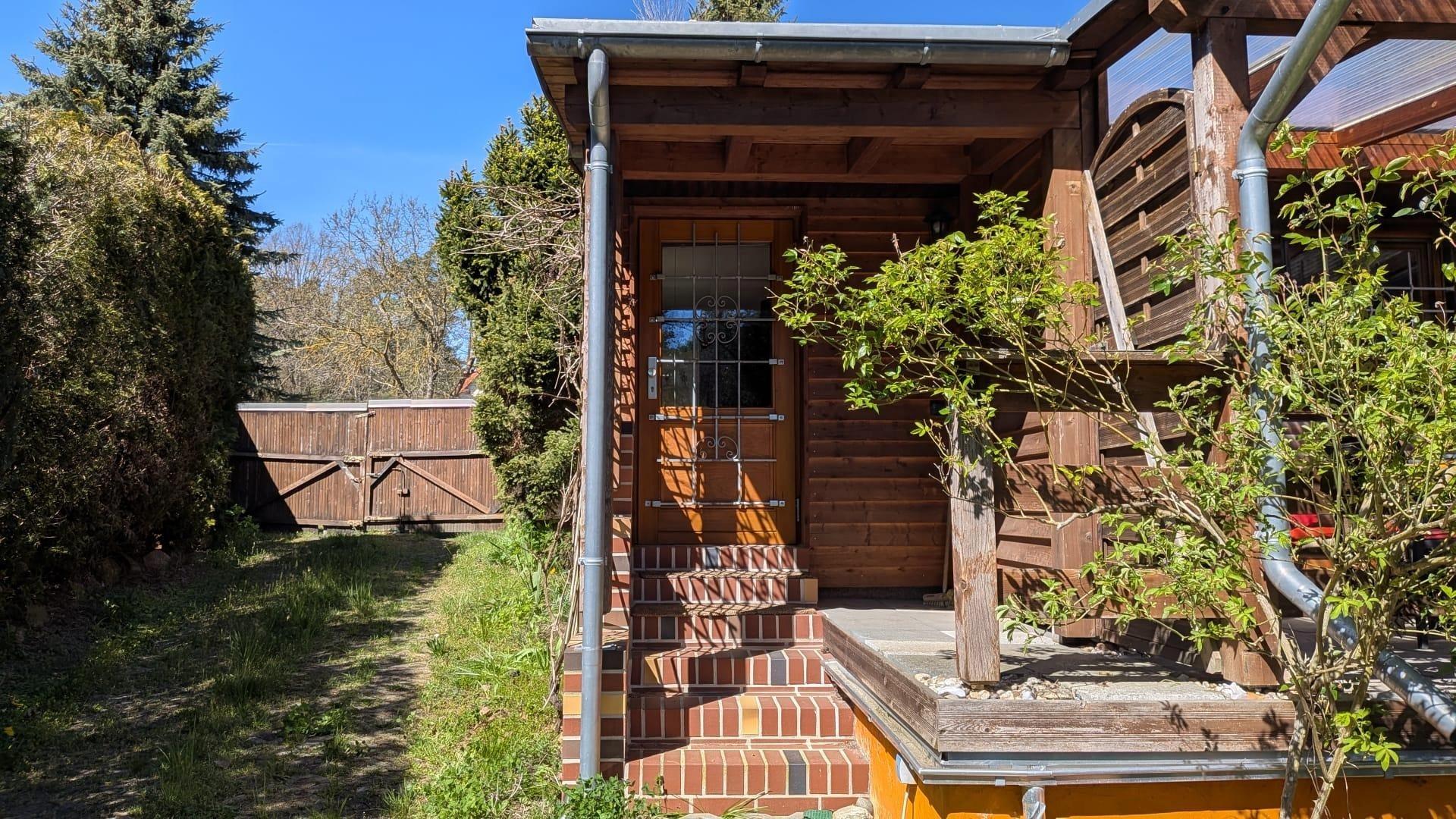 Eingang zum Bungalow