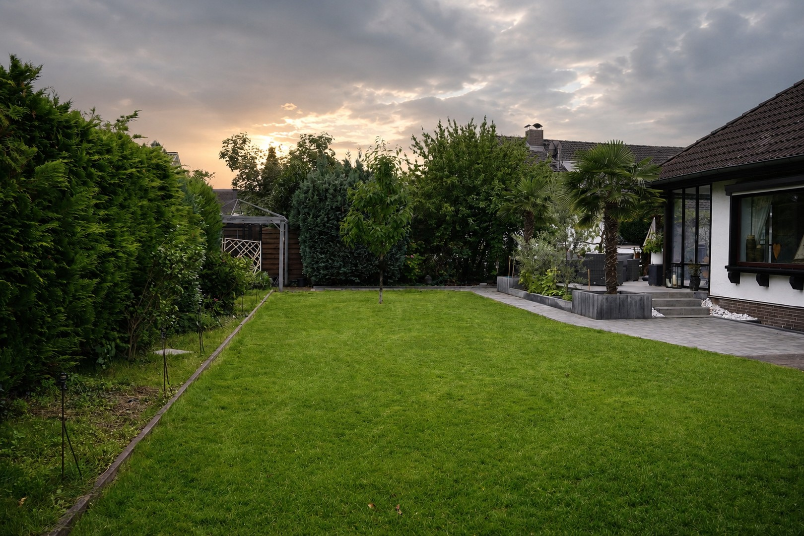 Großzügiger Garten