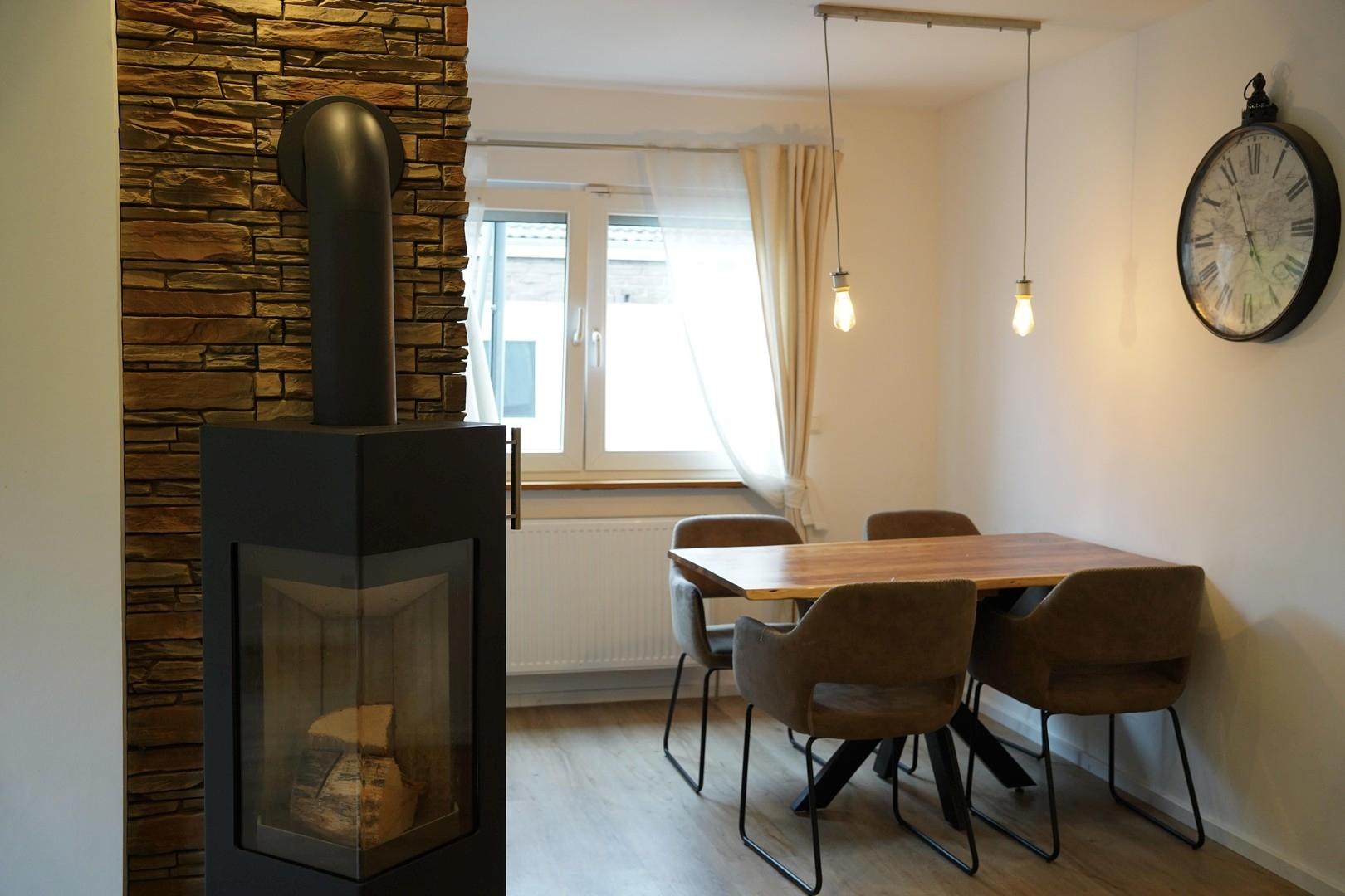 Wohnzimmer/Essbereich