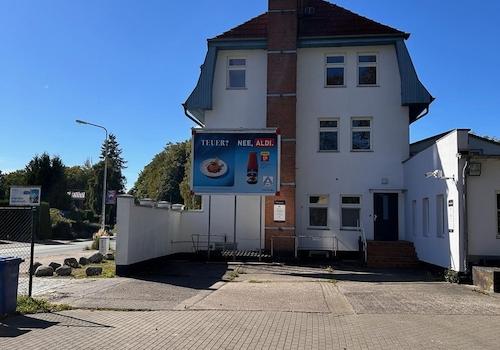 Auffahrt zum Grundstück